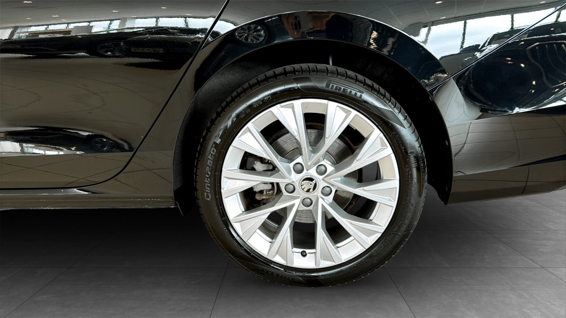 Skoda Superb FJA71H
