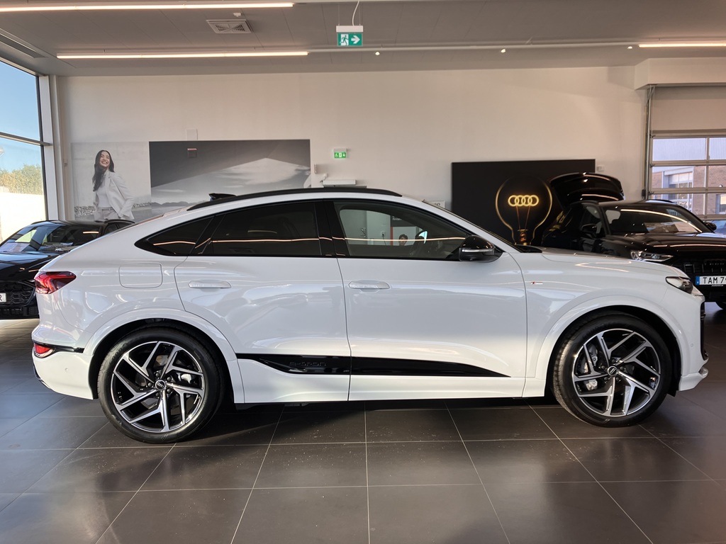 Audi Q6 e-tron FJB32Y
