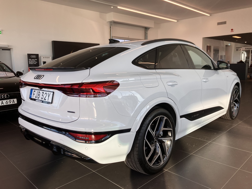 Audi Q6 e-tron FJB32Y