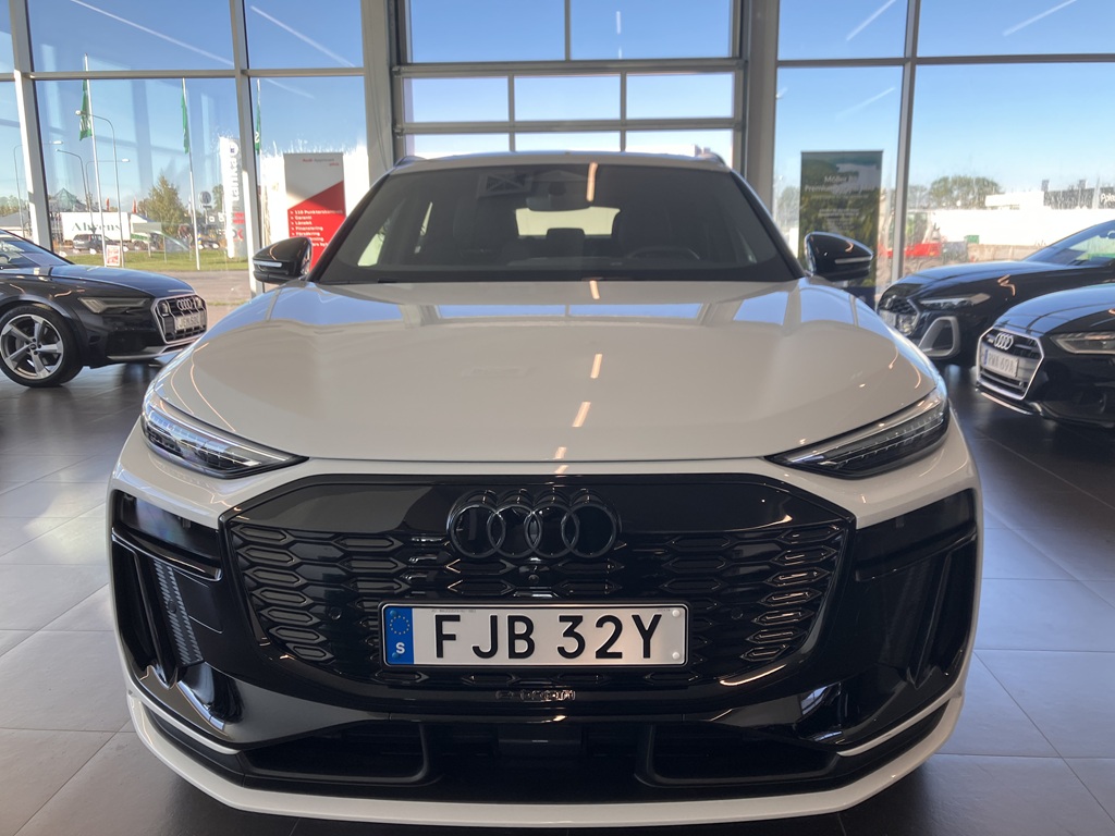 Audi Q6 e-tron FJB32Y