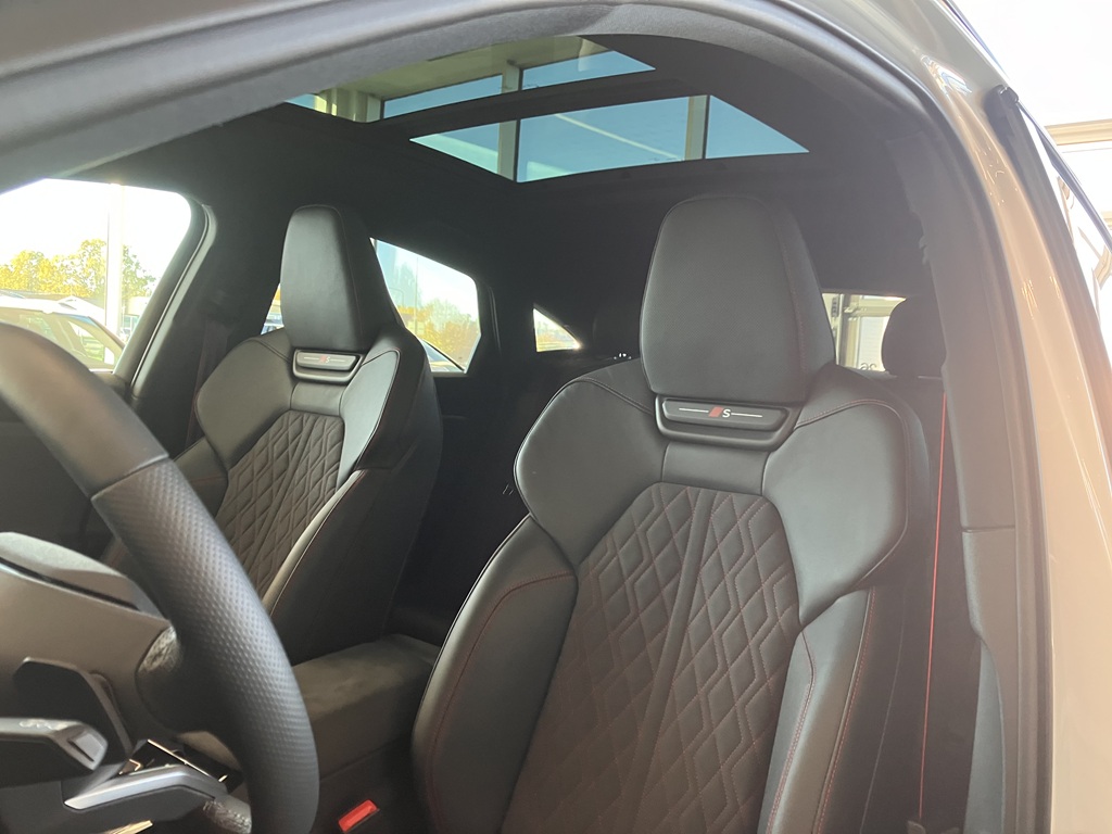 Audi Q6 e-tron FJB32Y