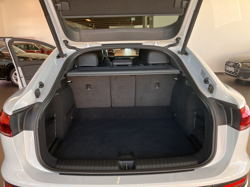 Audi Q6 e-tron FJB32Y