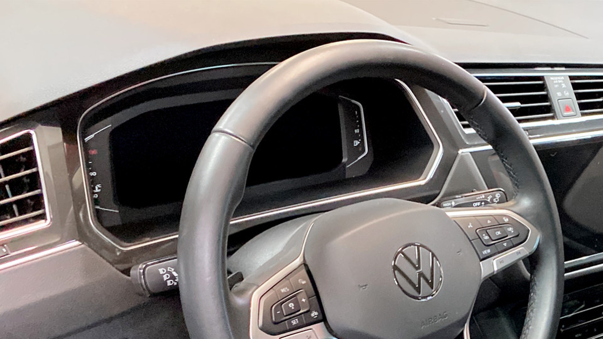 Volkswagen Tiguan FJH18Y