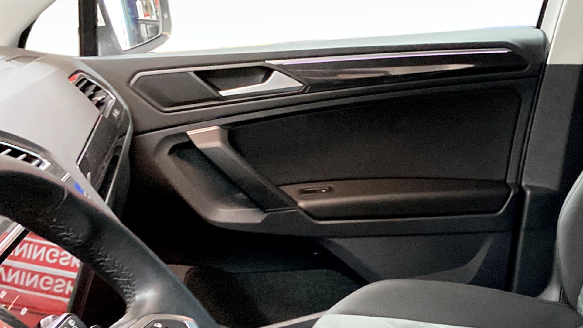 Volkswagen Tiguan FJH18Y