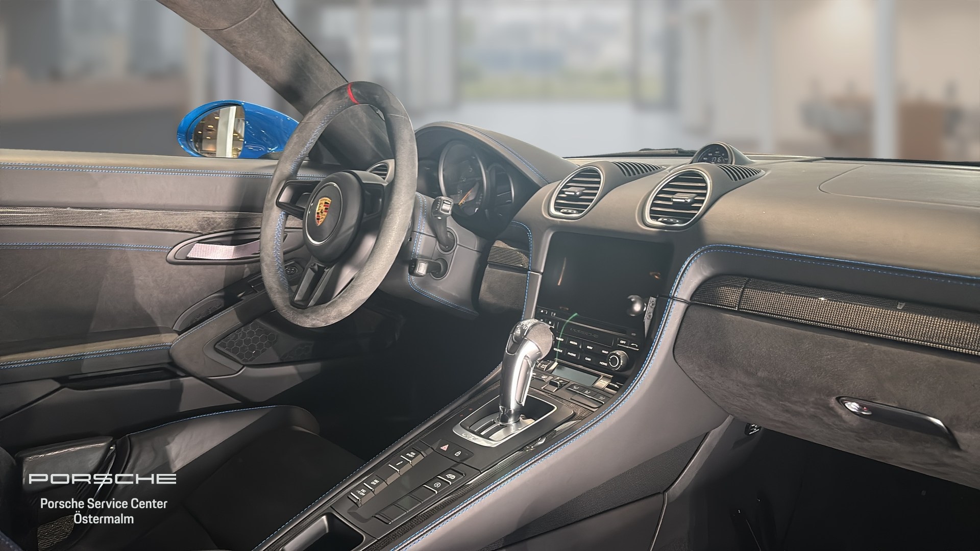 Porsche 718 Cayman FJP864