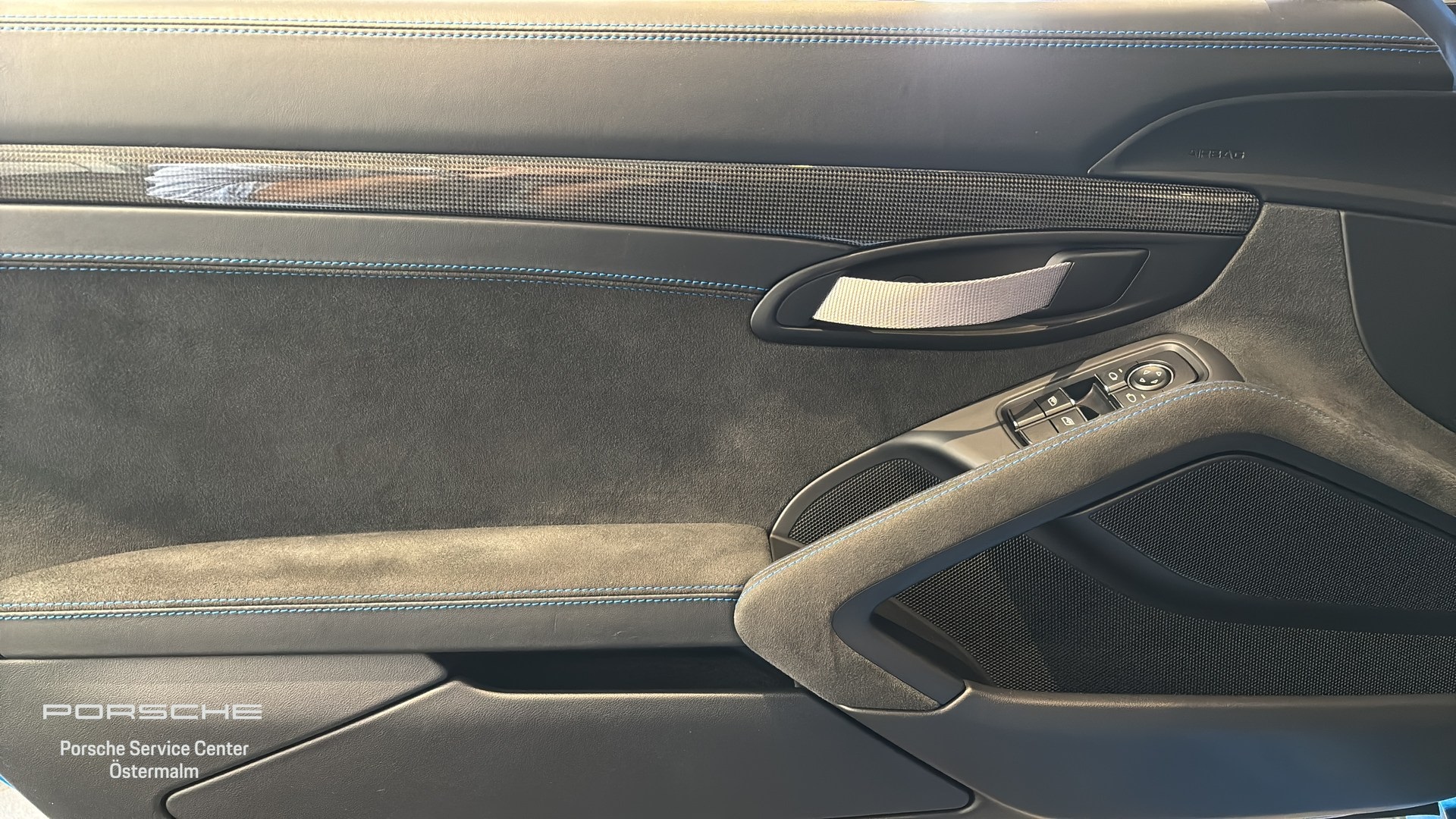 Porsche 718 Cayman FJP864