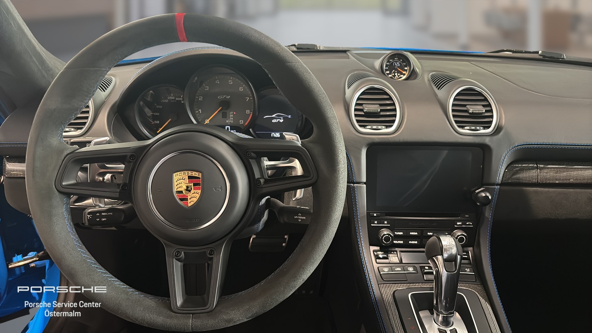 Porsche 718 Cayman FJP864