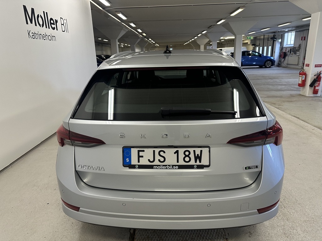 Skoda Octavia Combi FJS18W