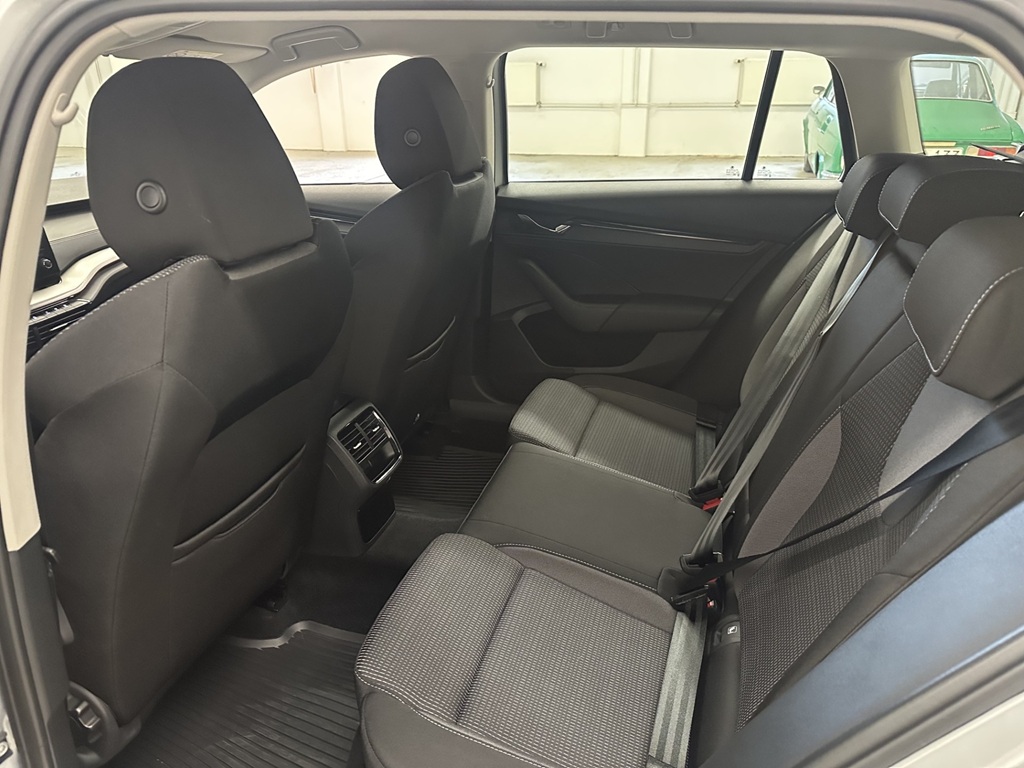Skoda Octavia Combi FJS18W