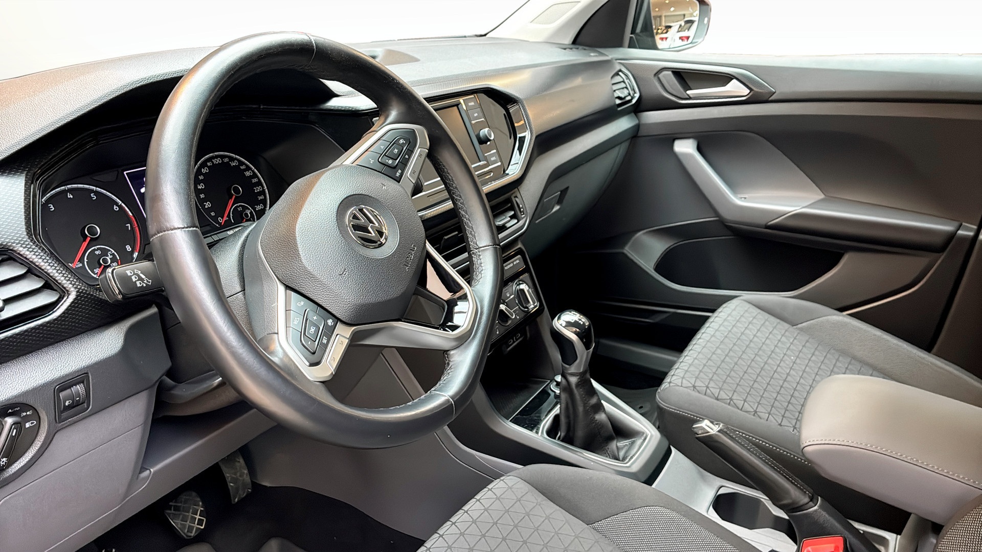 Volkswagen T-Cross FKN86W