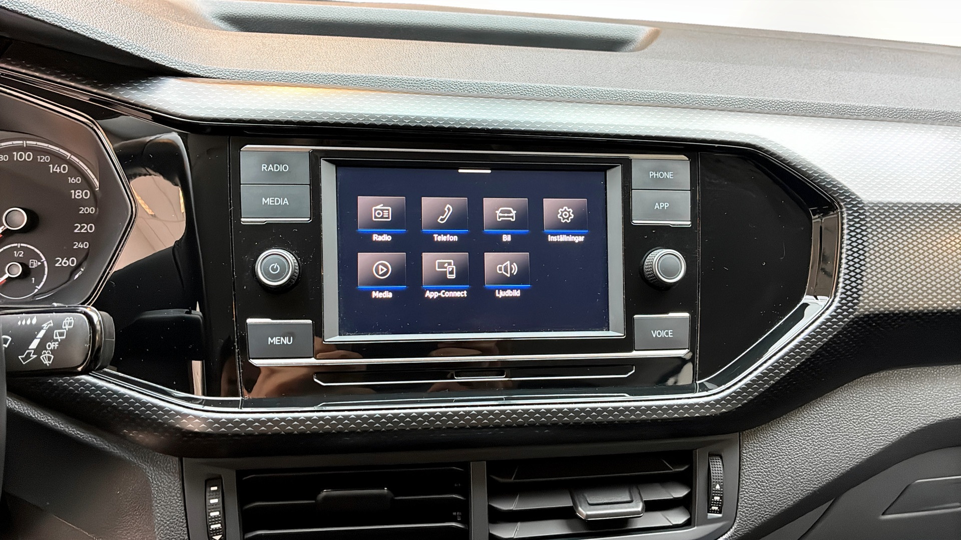 Volkswagen T-Cross FKN86W