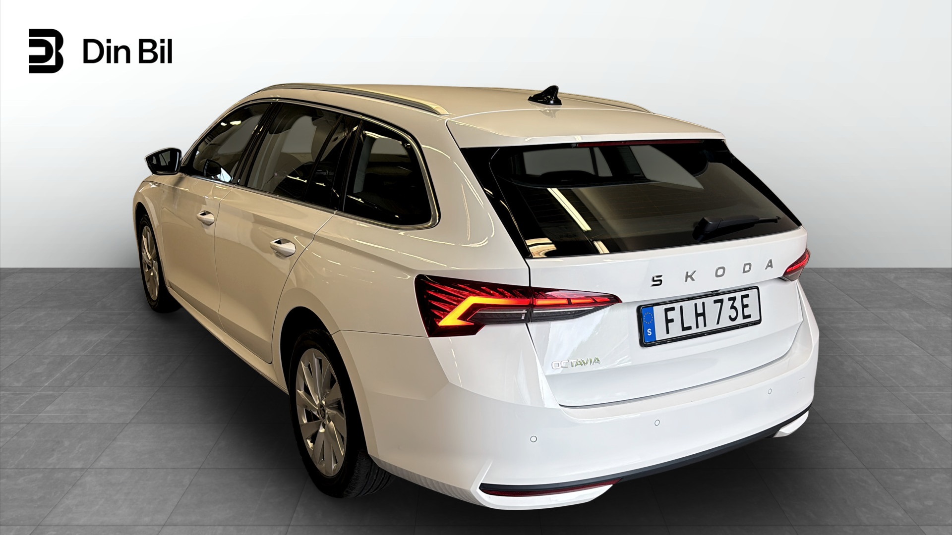 Skoda Octavia Combi FLH73E