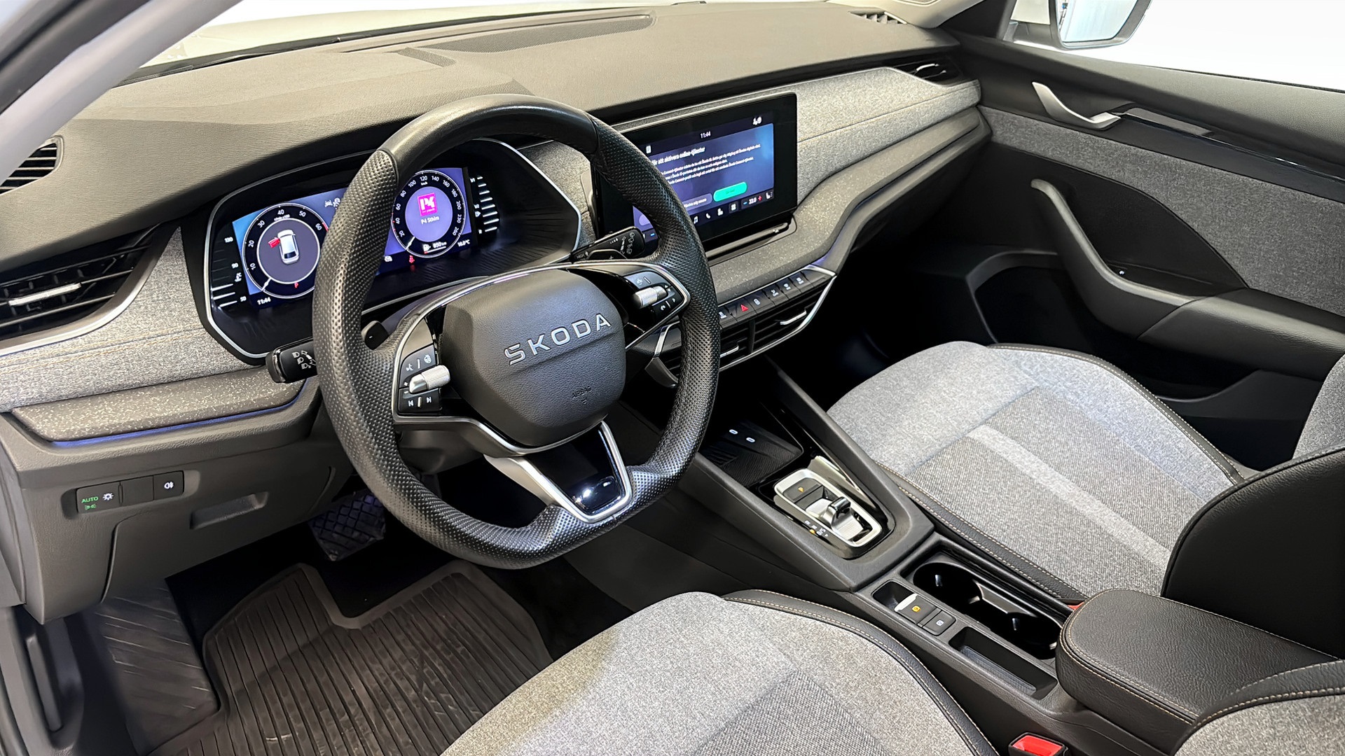 Skoda Octavia Combi FLH73E