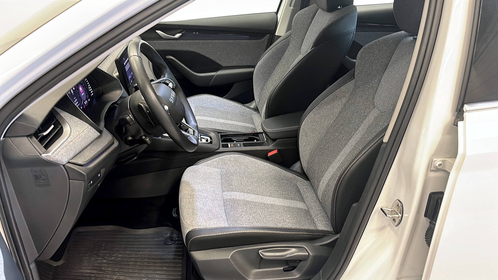 Skoda Octavia Combi FLH73E