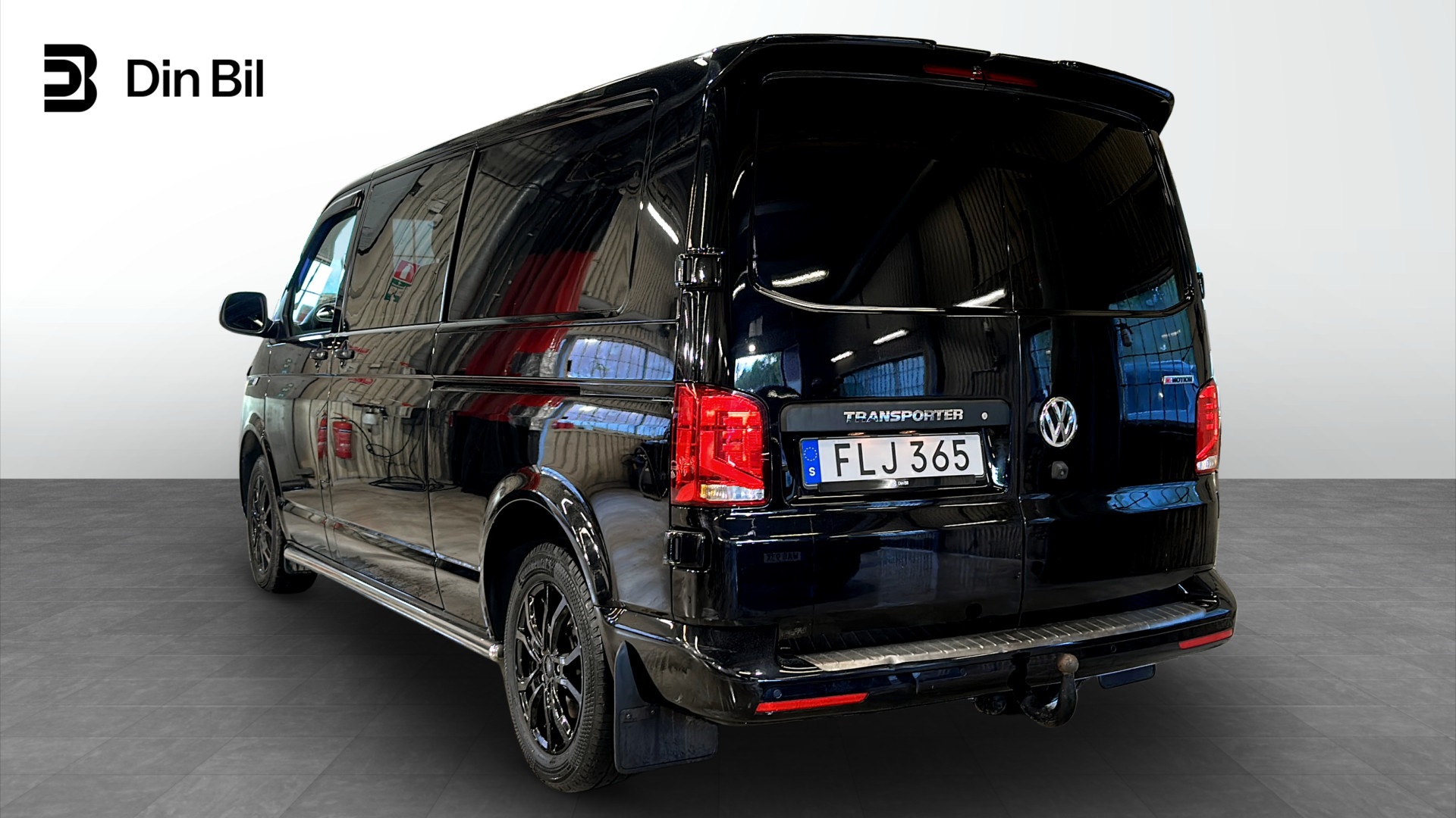 Volkswagen T6 Transporter Kombi FLJ365