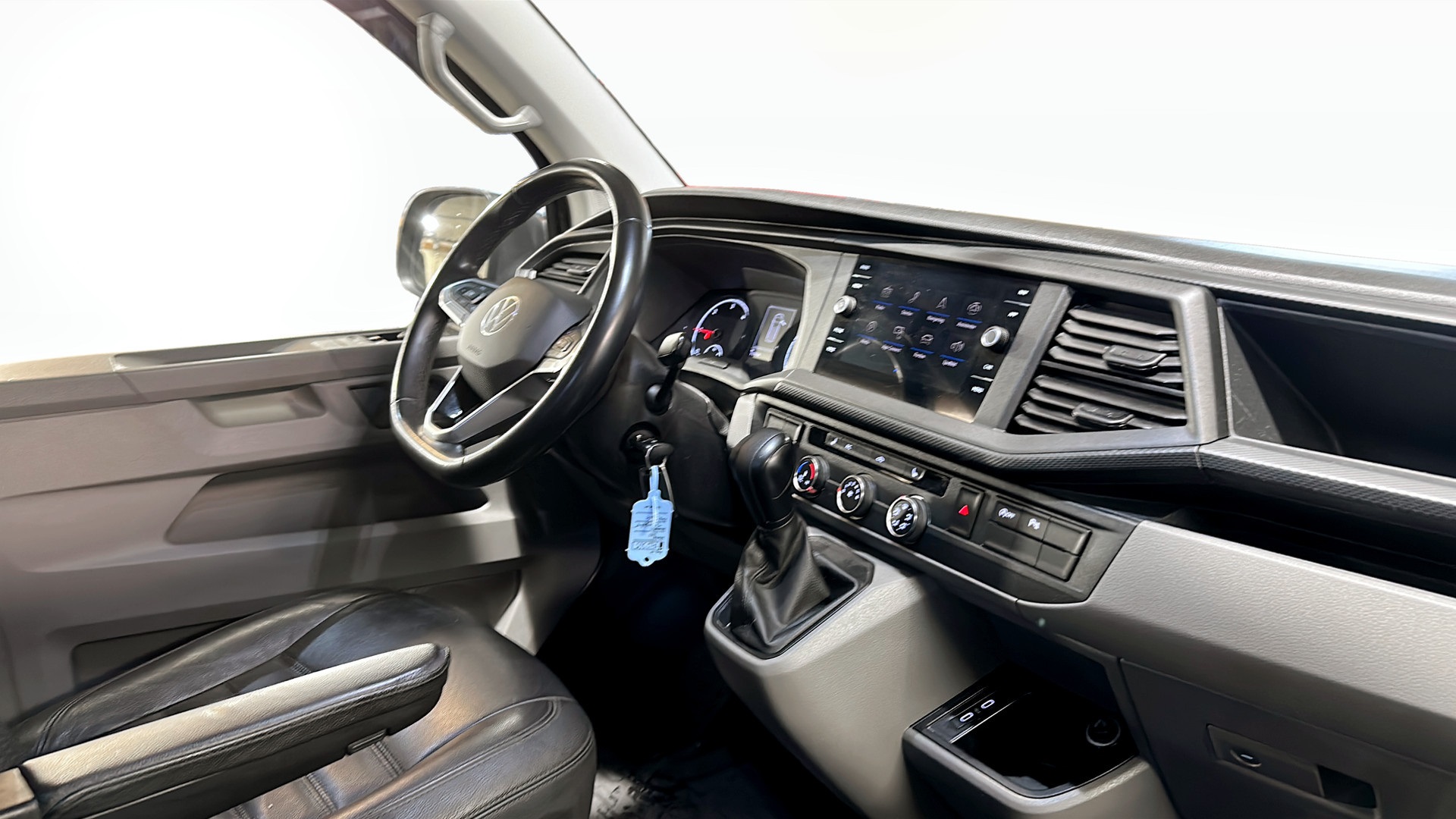 Volkswagen T6 Transporter Kombi FLJ365
