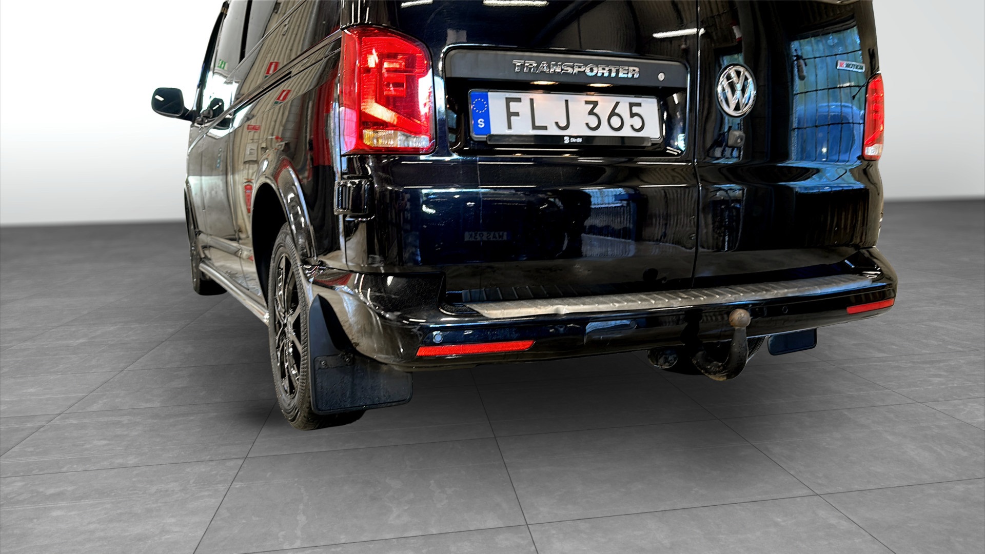 Volkswagen T6 Transporter Kombi FLJ365