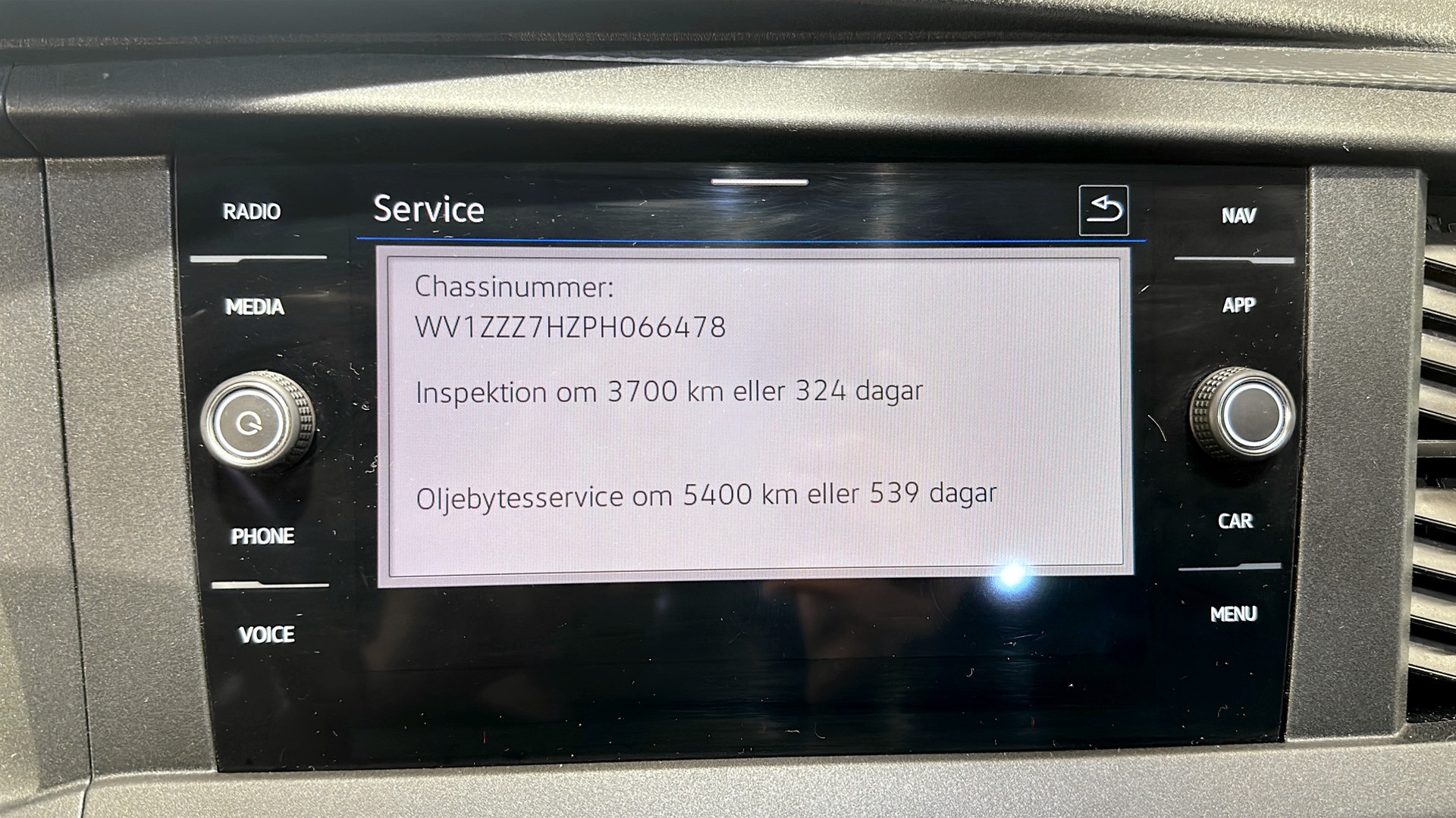 Volkswagen T6 Transporter Kombi FLJ365
