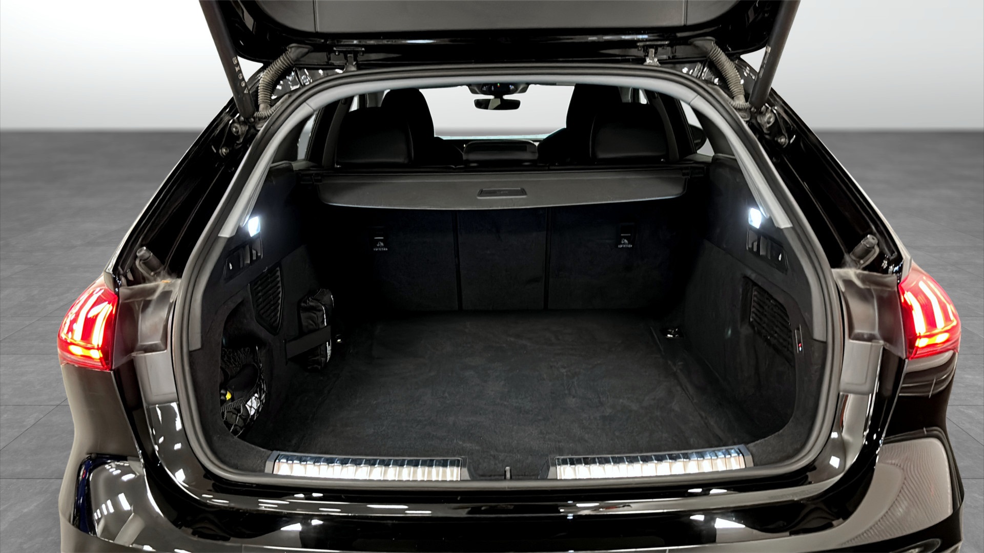 Audi A5 Avant FLM72R