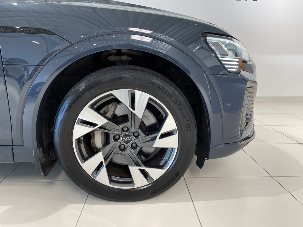 Audi Q8 e-tron FLR01C