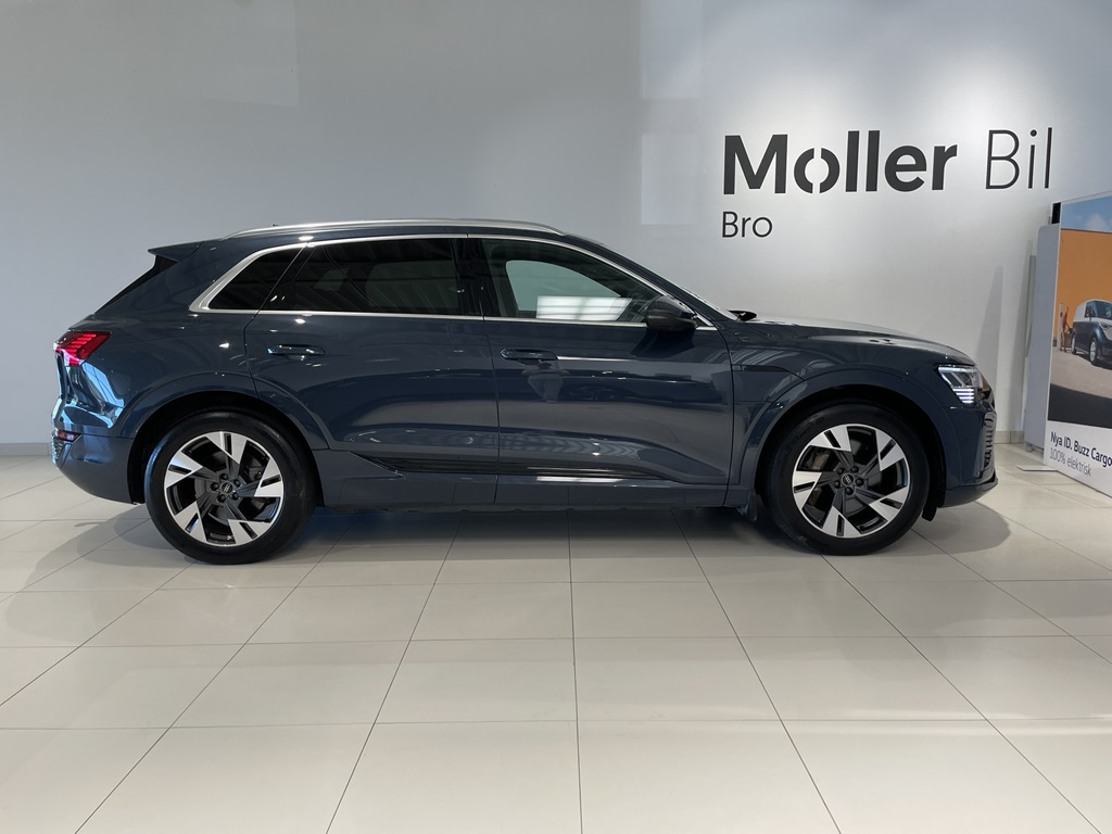 Audi Q8 e-tron FLR01C
