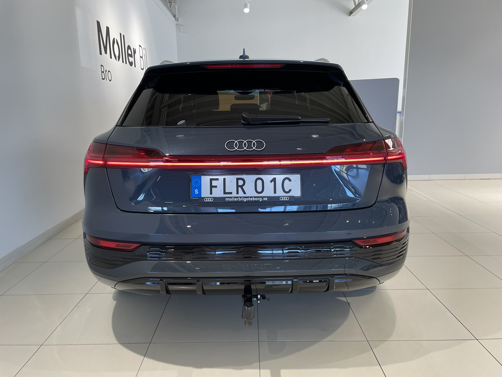Audi Q8 e-tron FLR01C