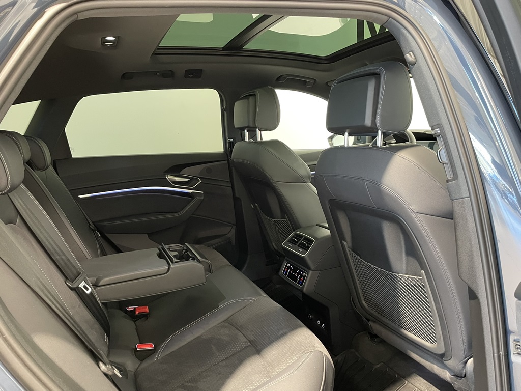 Audi Q8 e-tron FLR01C