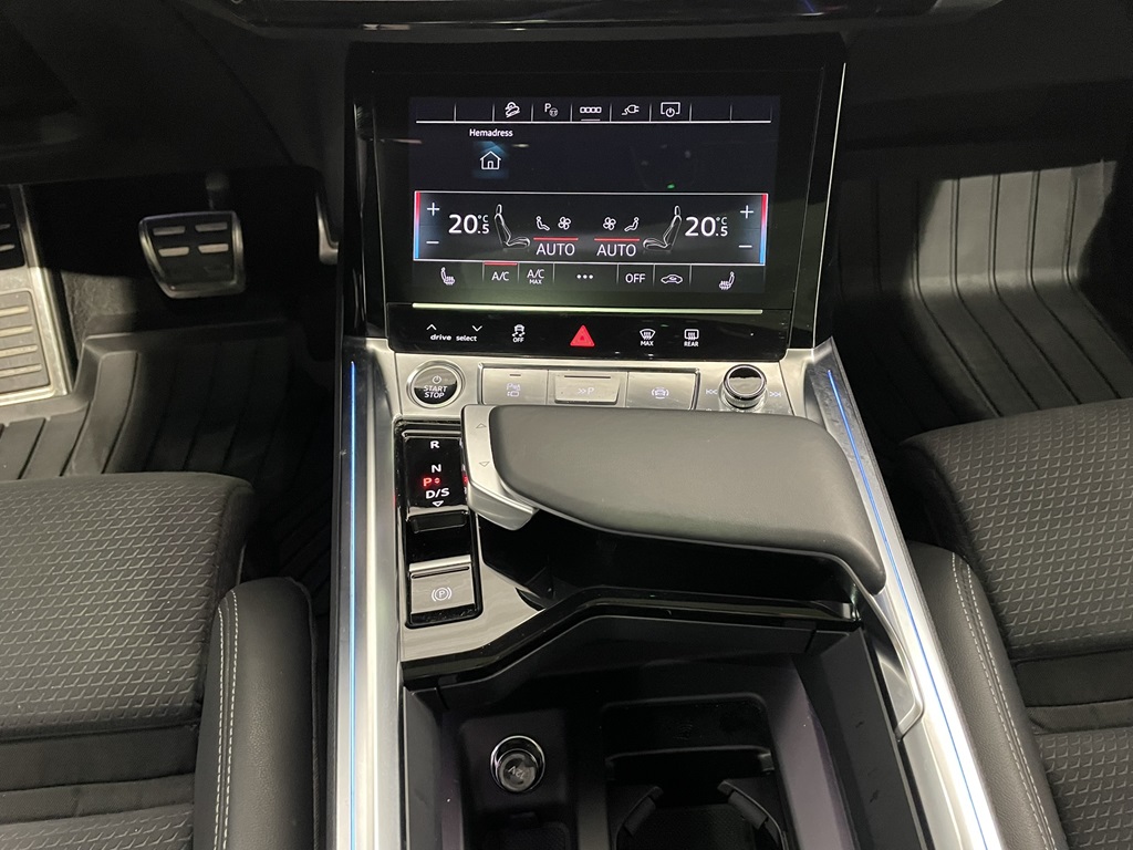 Audi Q8 e-tron FLR01C