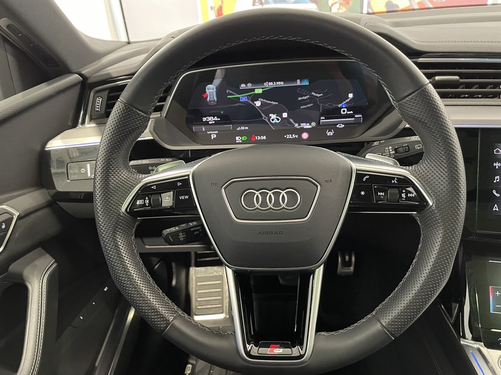 Audi Q8 e-tron FLR01C