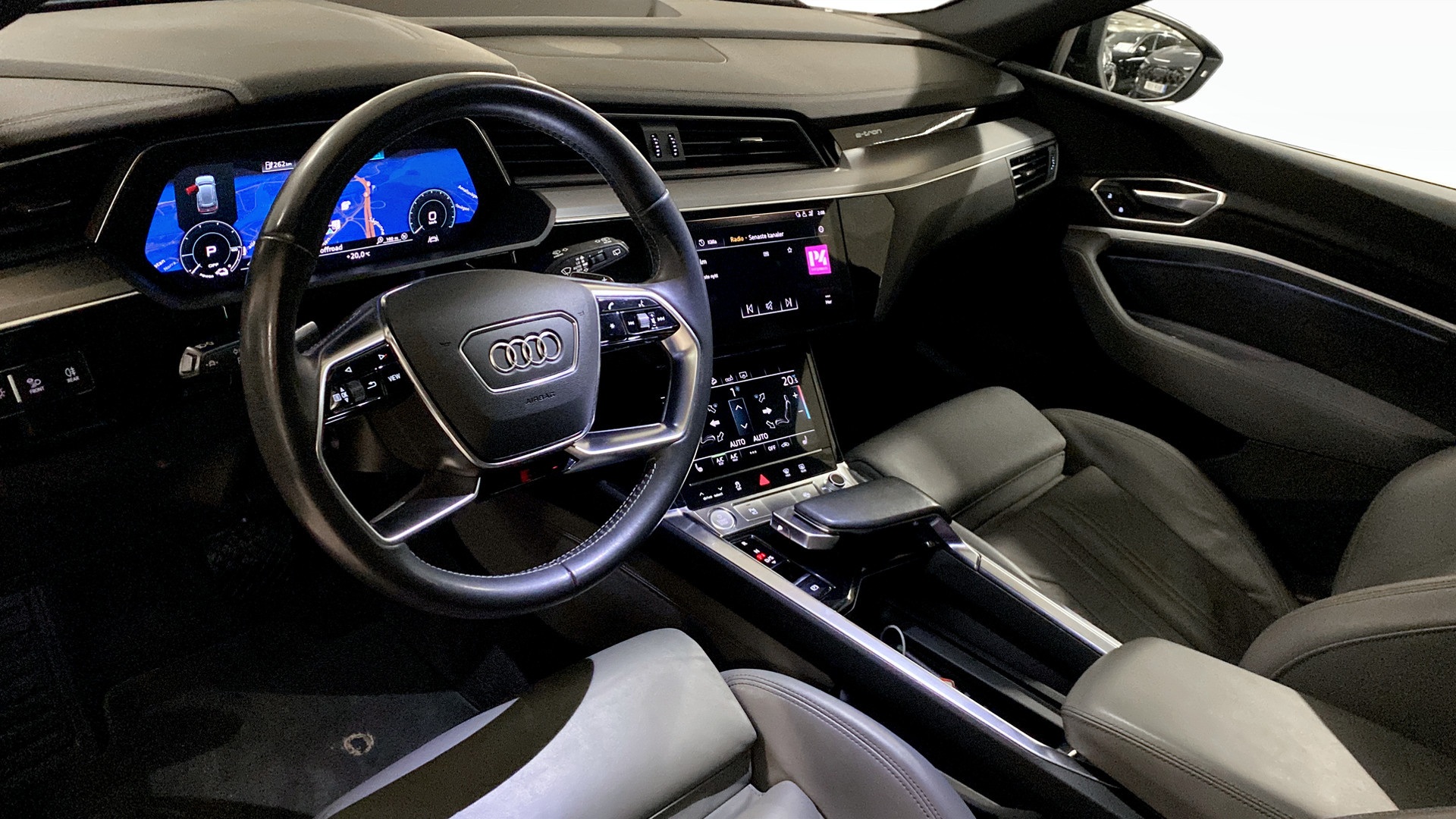 Audi e-tron FMB68T