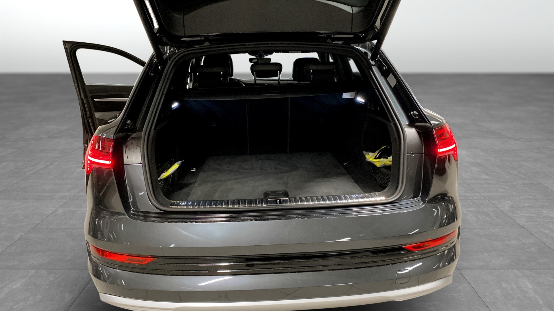 Audi e-tron FMB68T