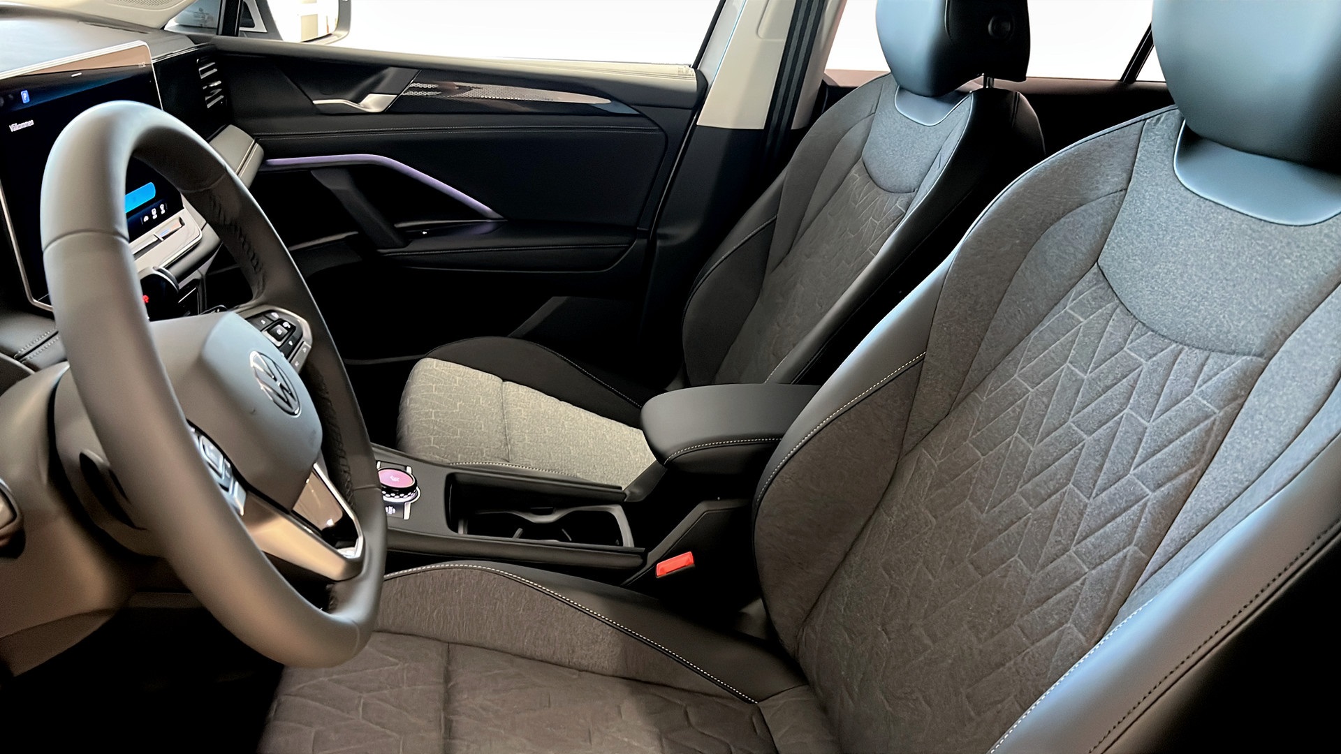 Volkswagen Tiguan FMH73K