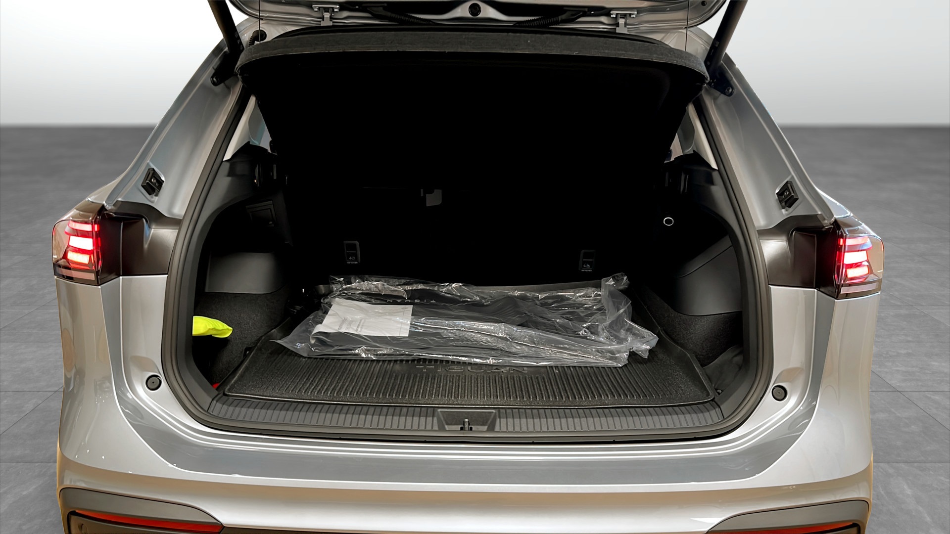 Volkswagen Tiguan FMH73K