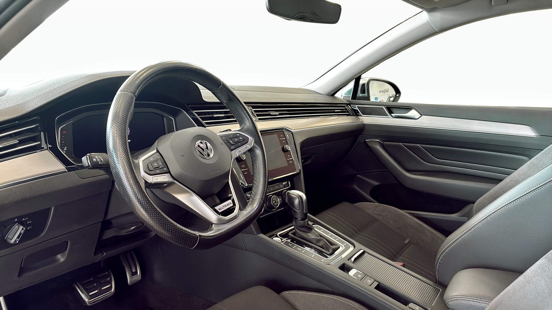 Volkswagen Passat FMJ86U