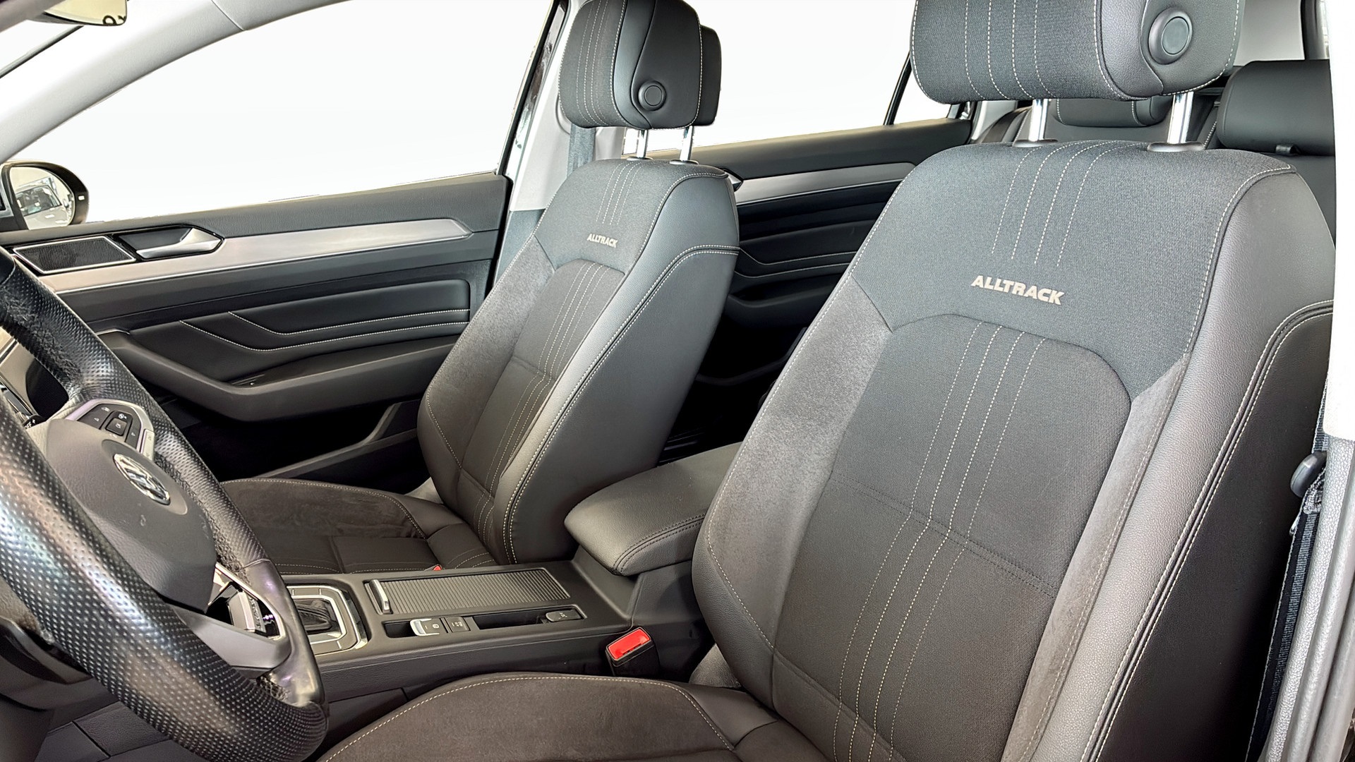 Volkswagen Passat FMJ86U