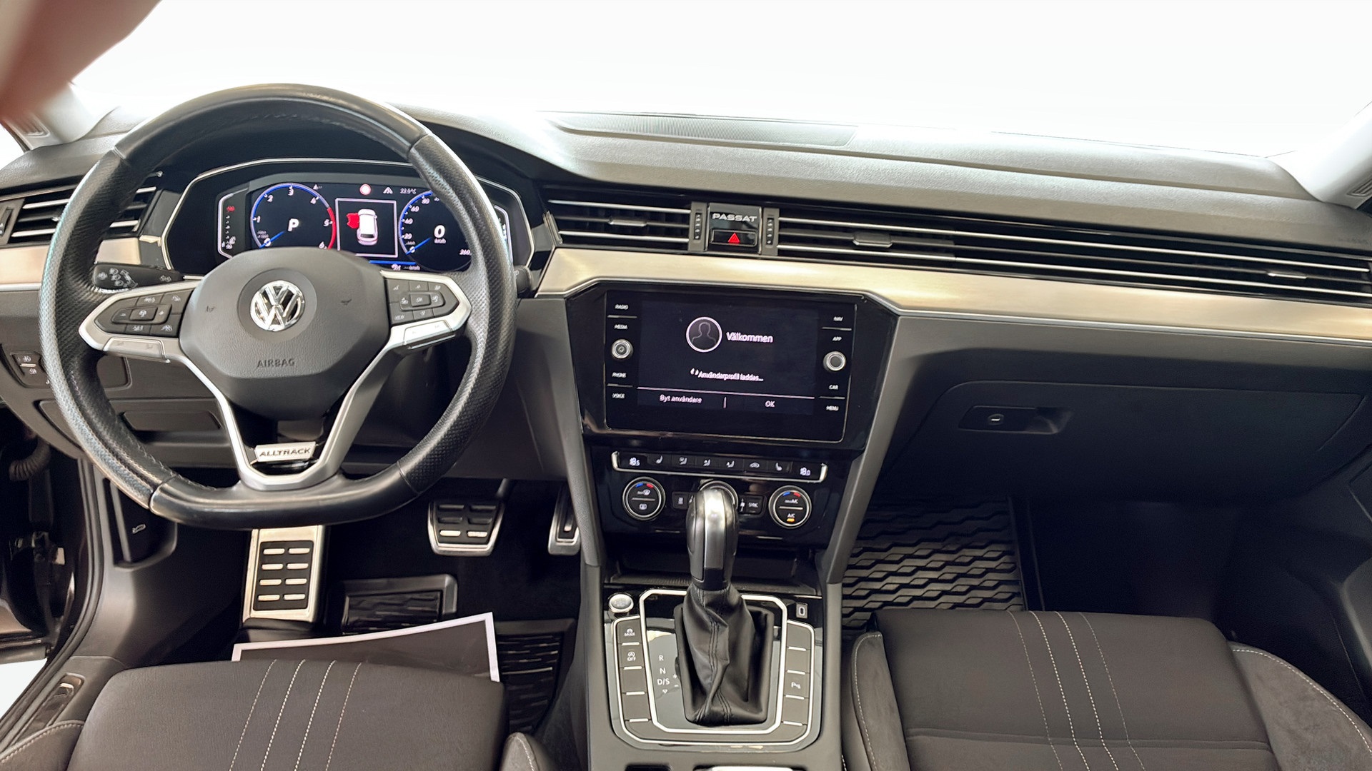 Volkswagen Passat FMJ86U