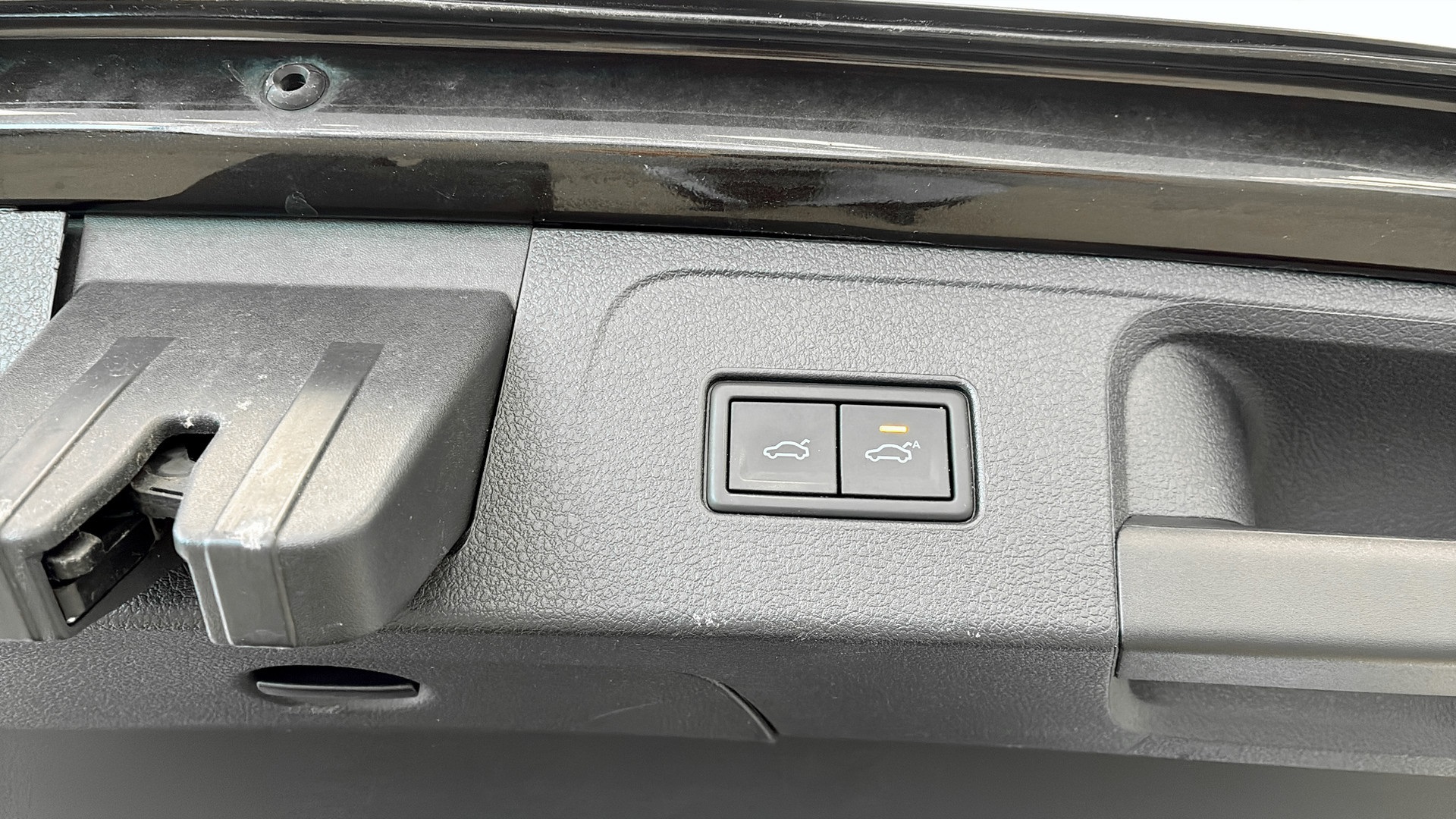 Volkswagen Passat FMJ86U