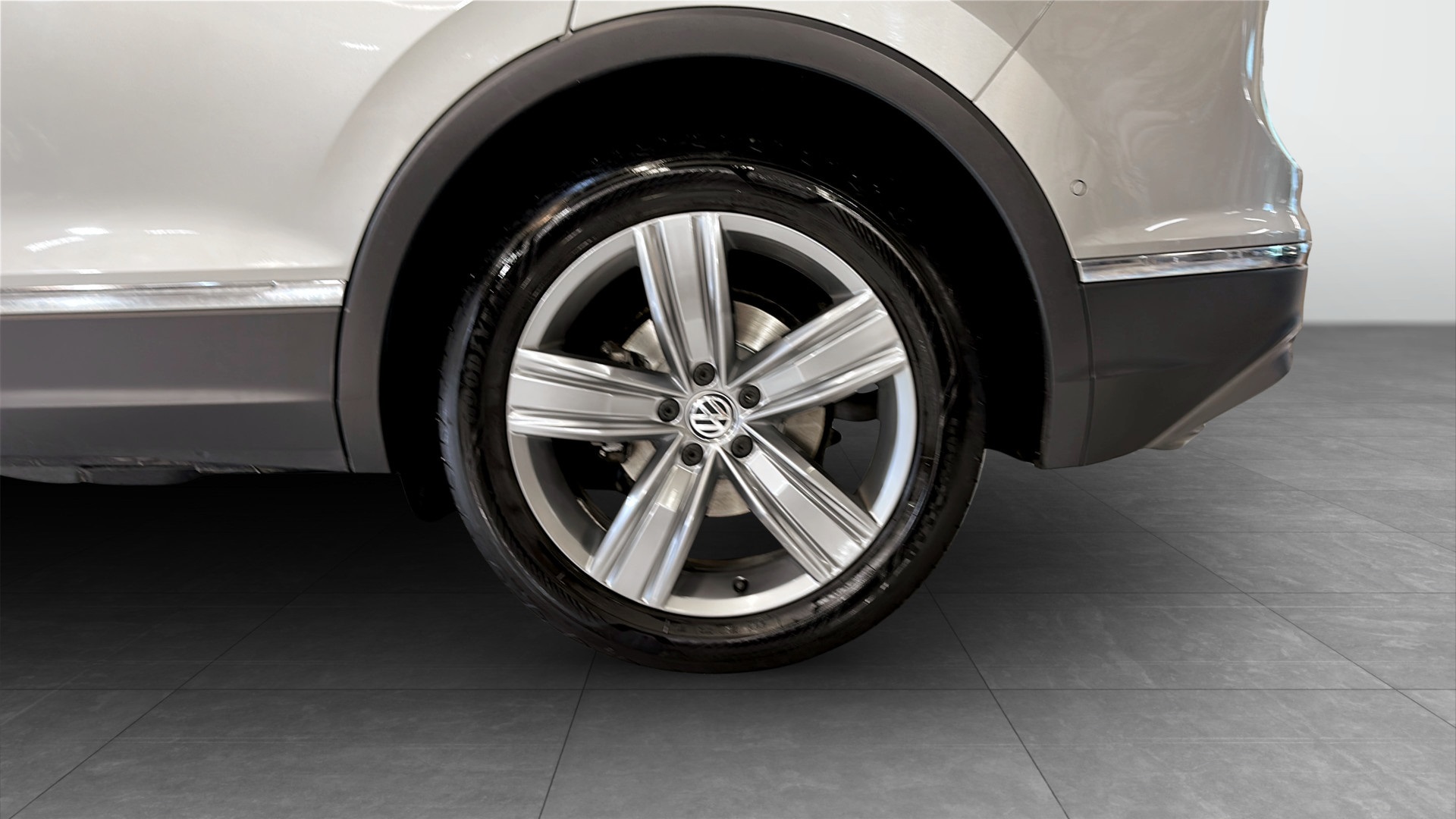 Volkswagen Tiguan FML259