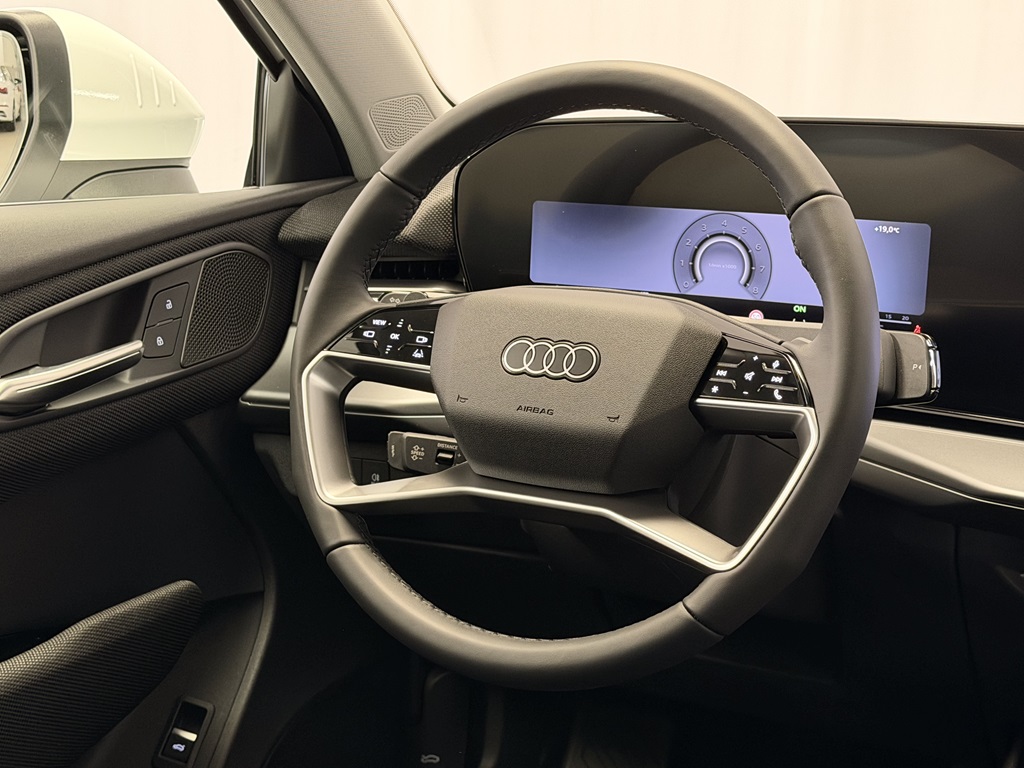 Audi Q3 Sportback FMR73J