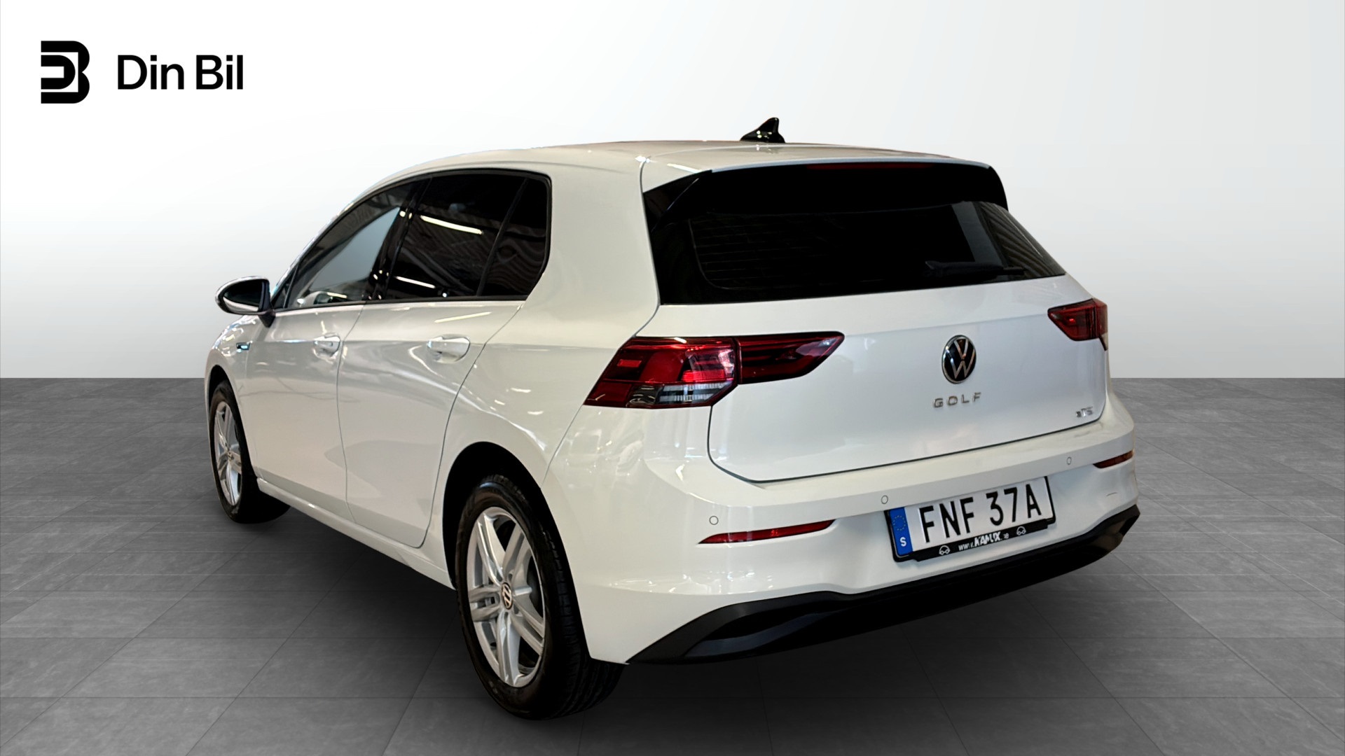 Volkswagen Golf FNF37A