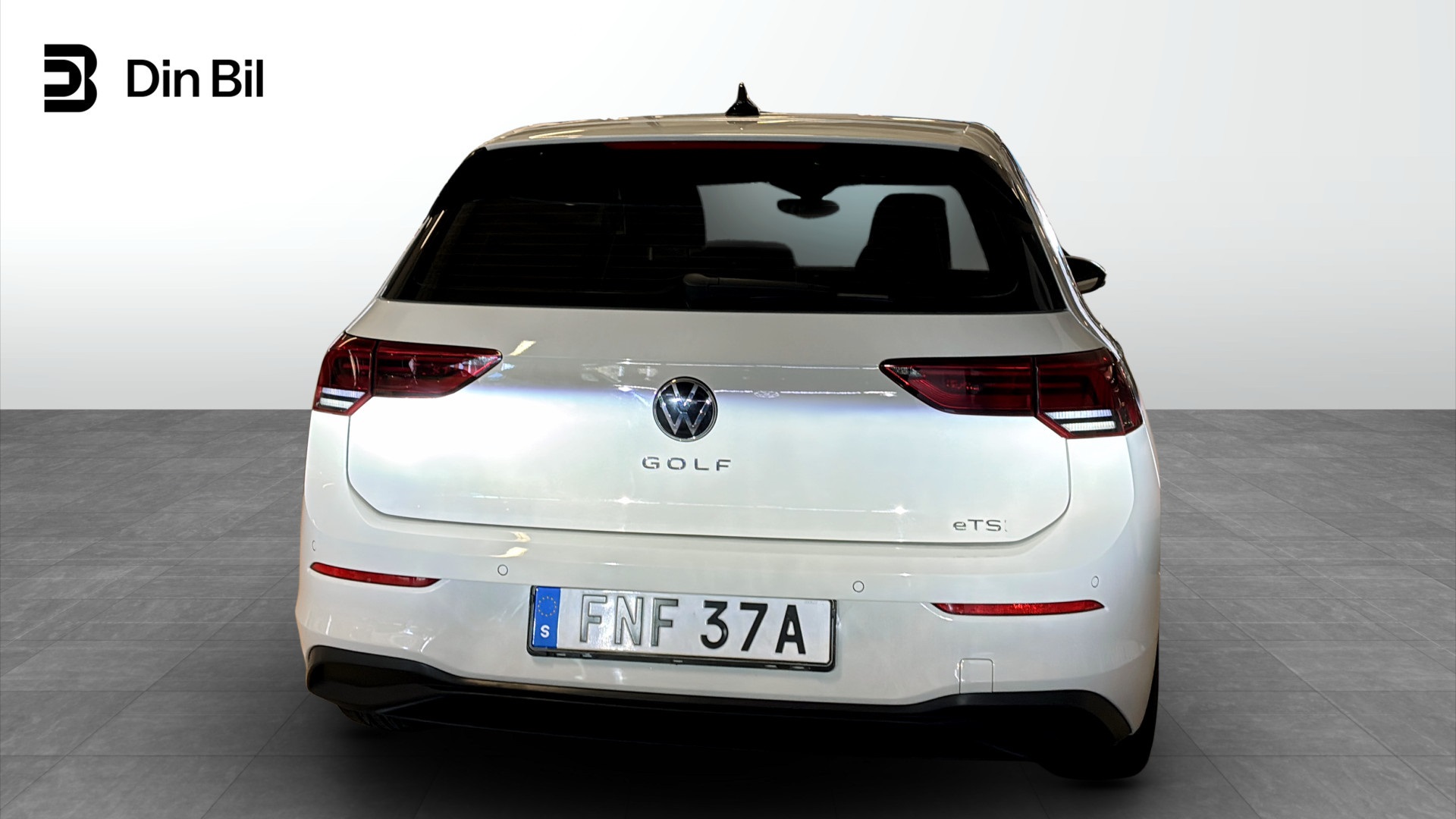 Volkswagen Golf FNF37A