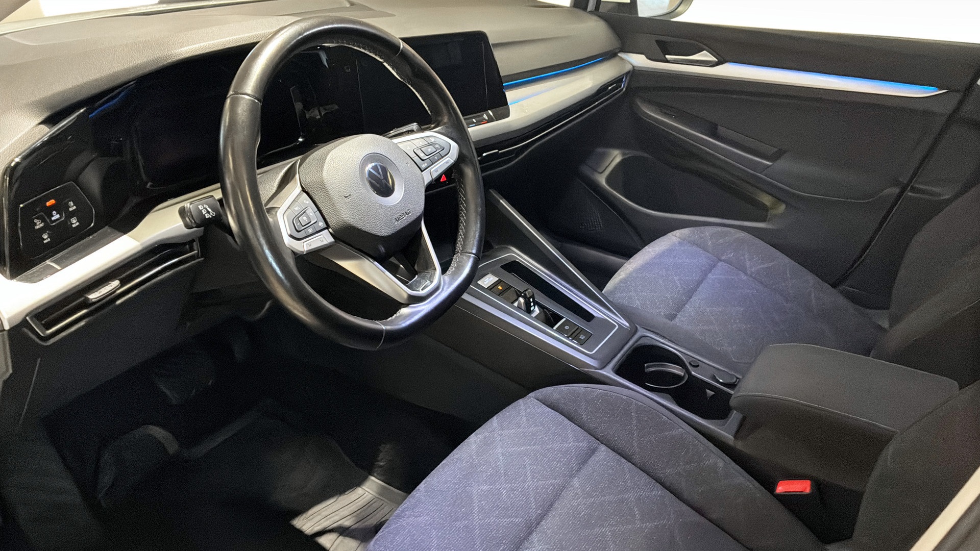Volkswagen Golf FNF37A