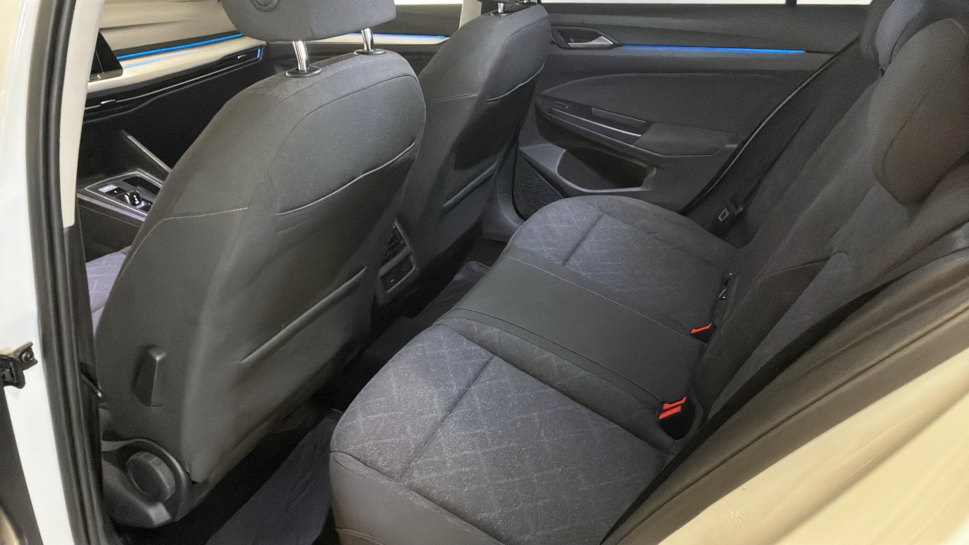 Volkswagen Golf FNF37A