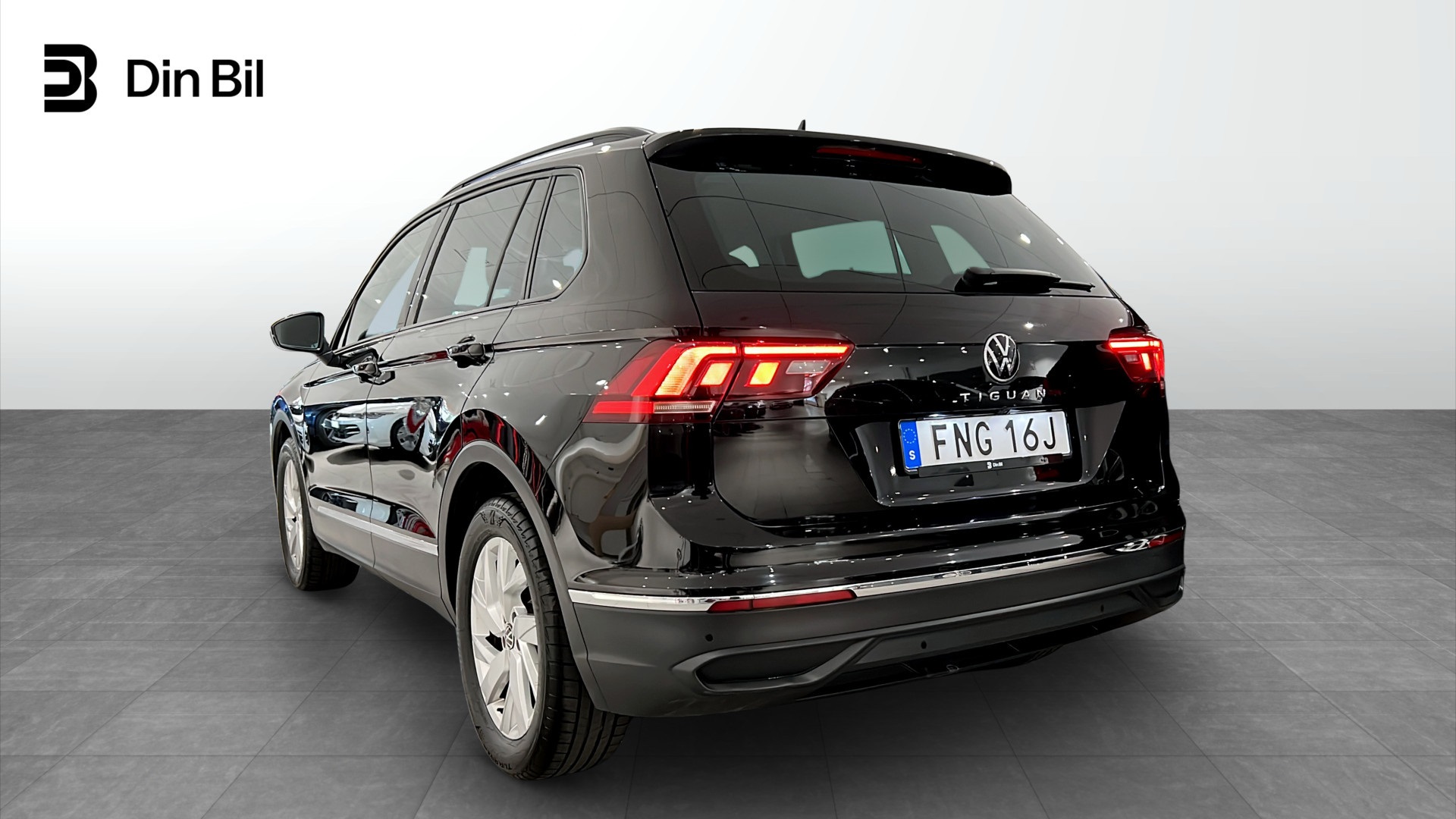 Volkswagen Tiguan FNG16J