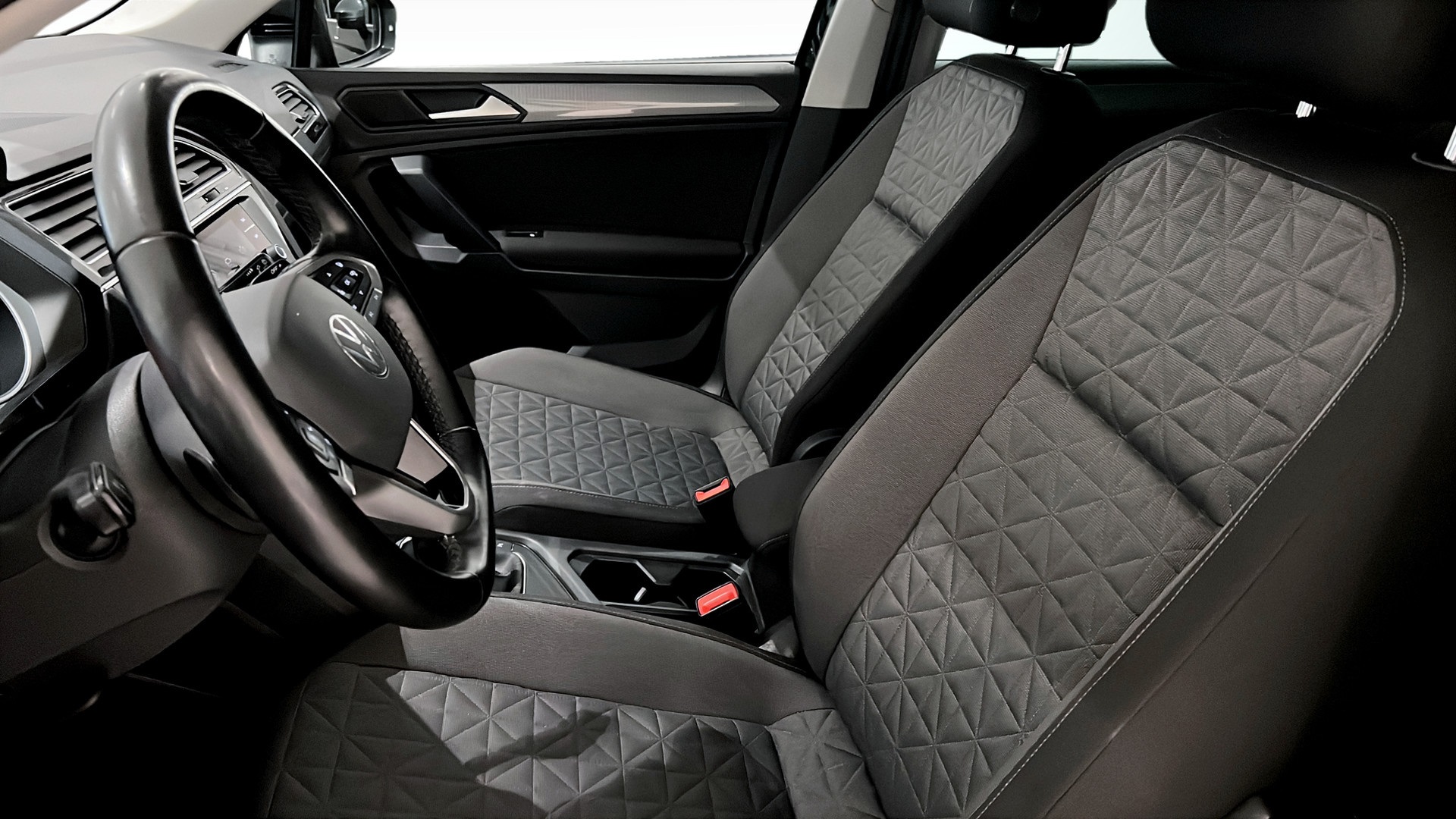 Volkswagen Tiguan FNG16J