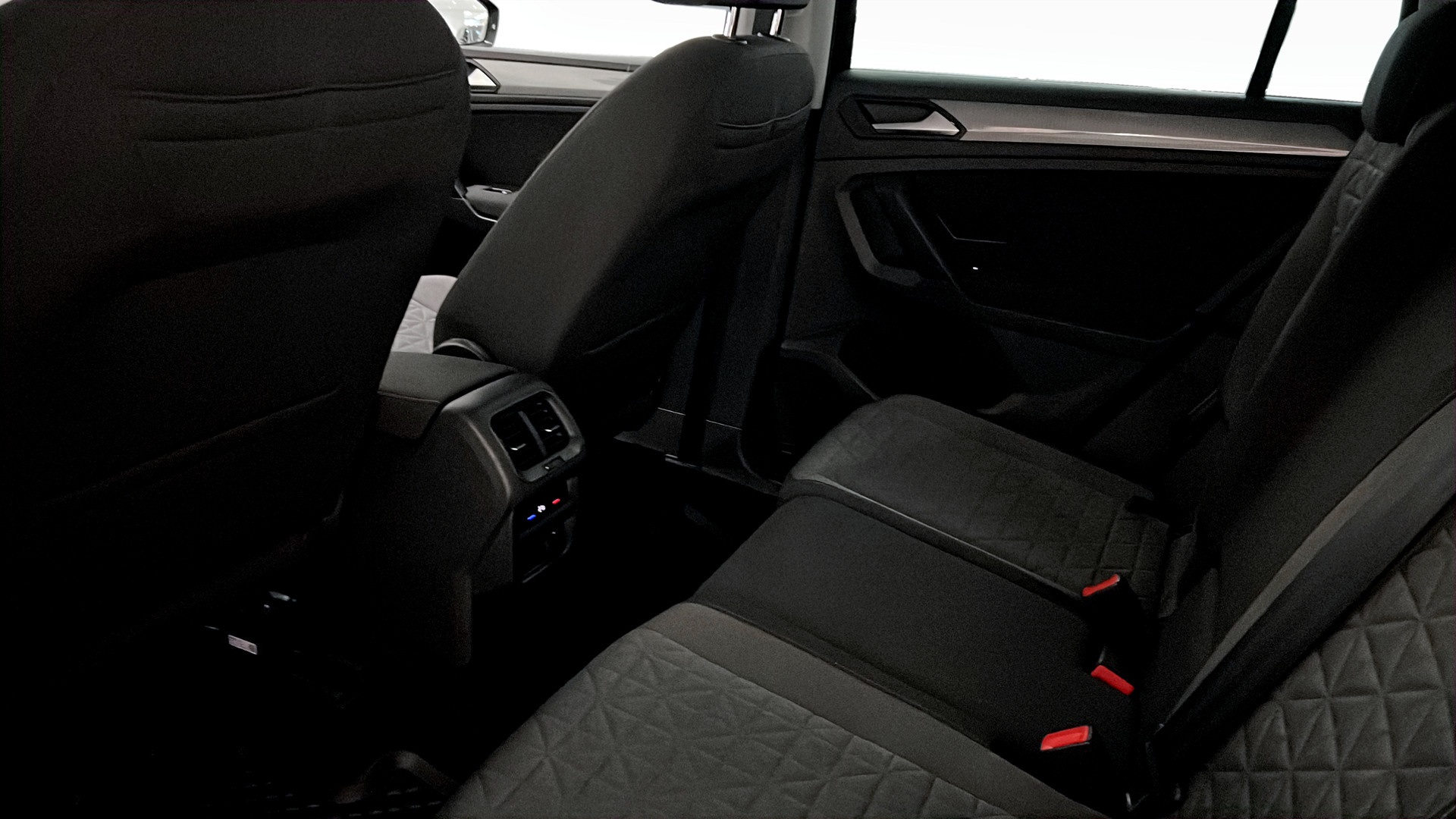 Volkswagen Tiguan FNG16J