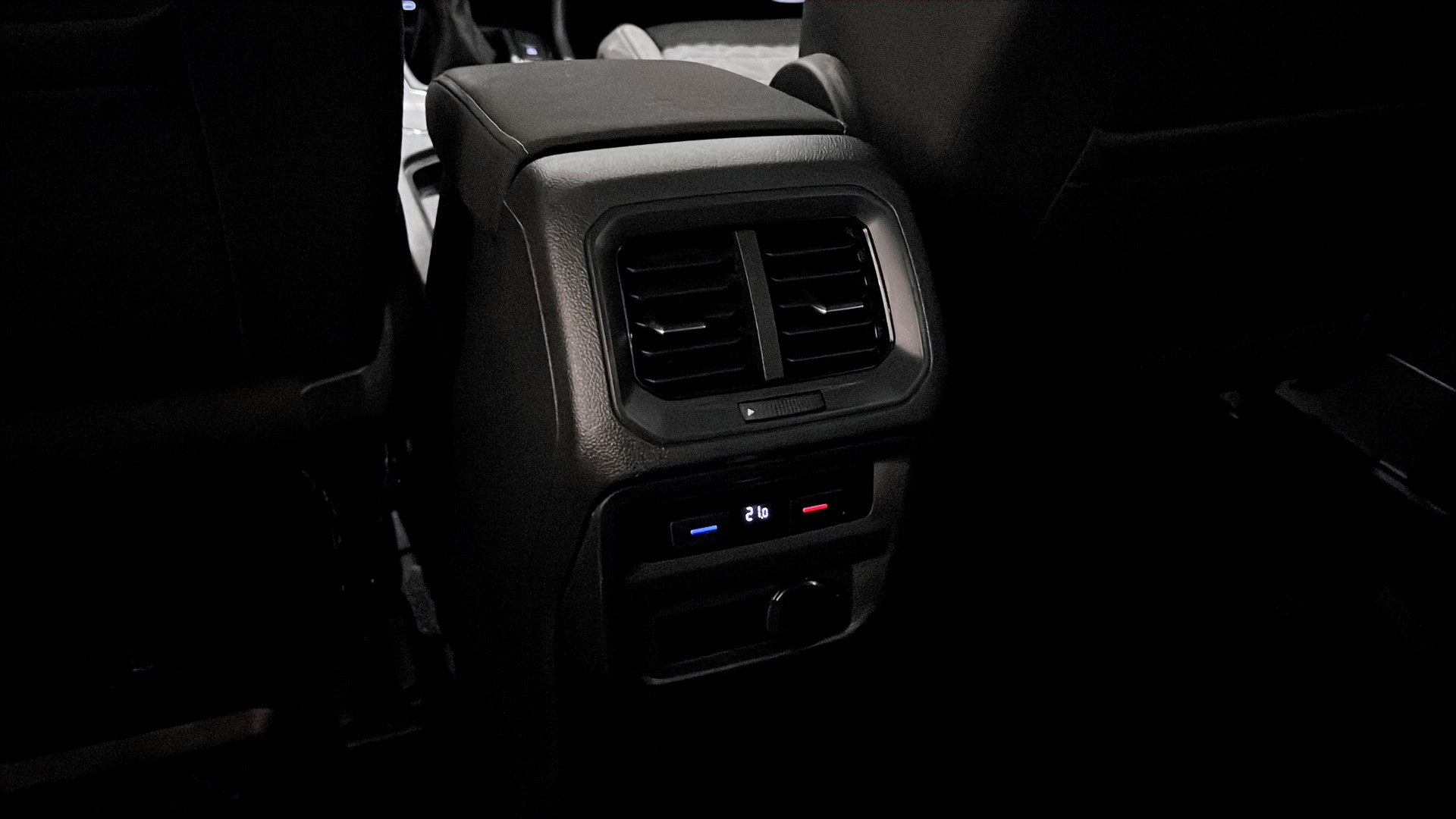 Volkswagen Tiguan FNG16J