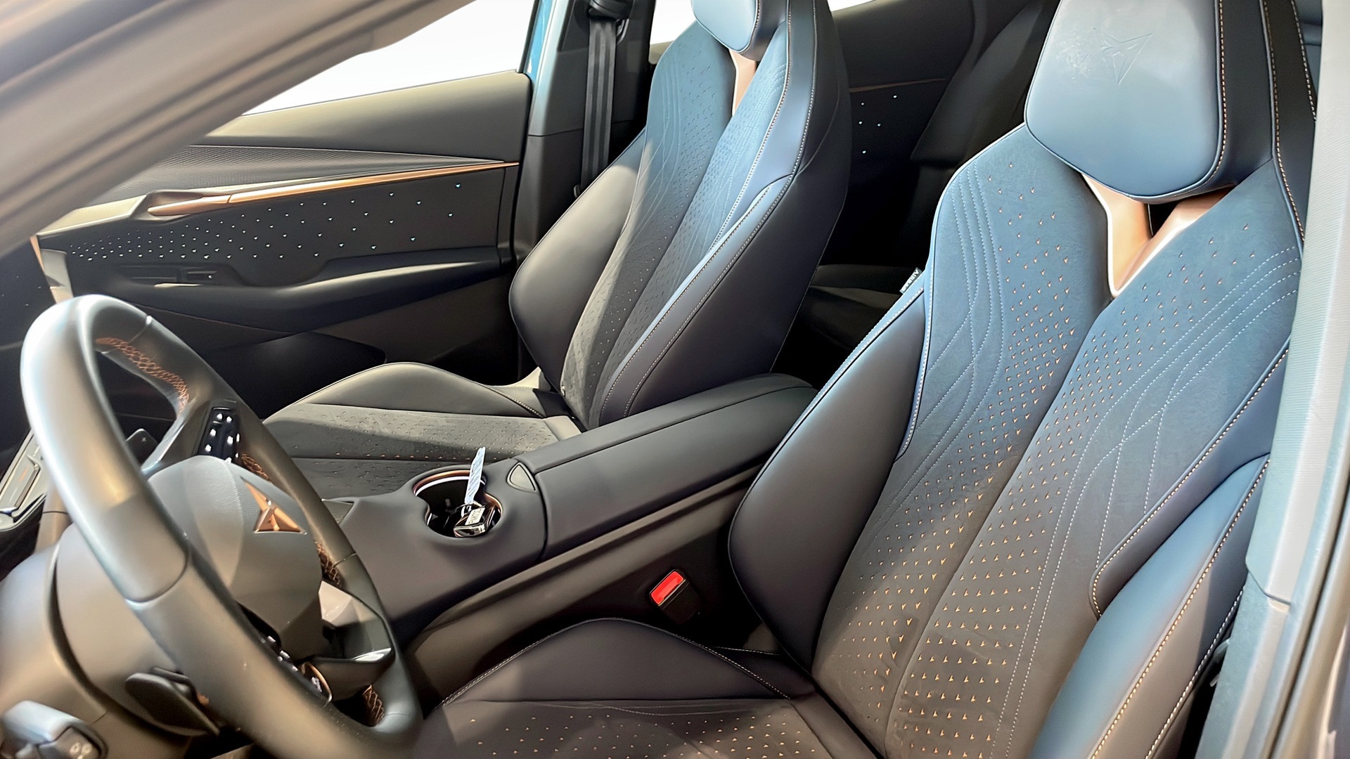 CUPRA Tavascan FNK73D
