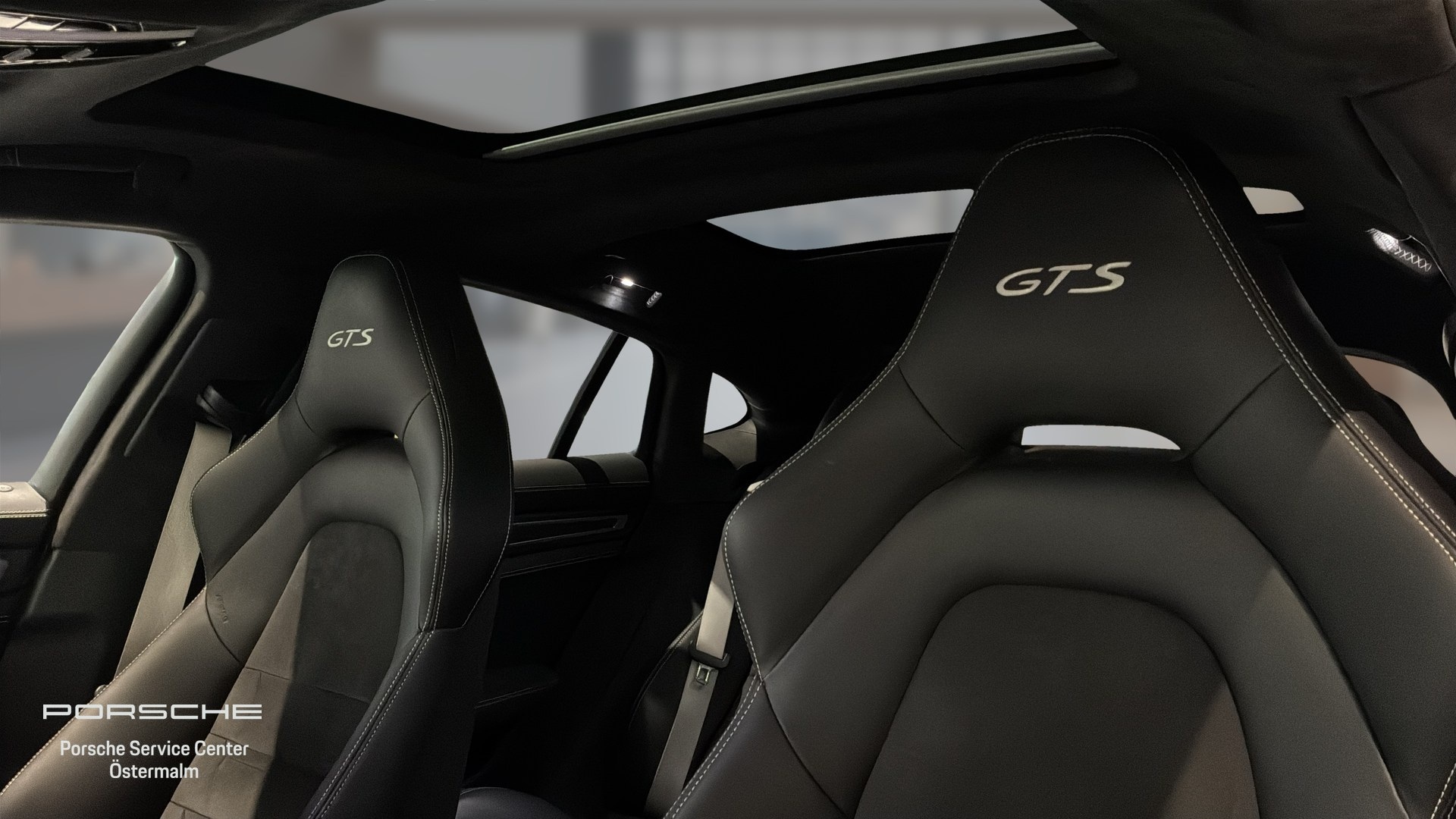 Porsche Panamera FOA08U