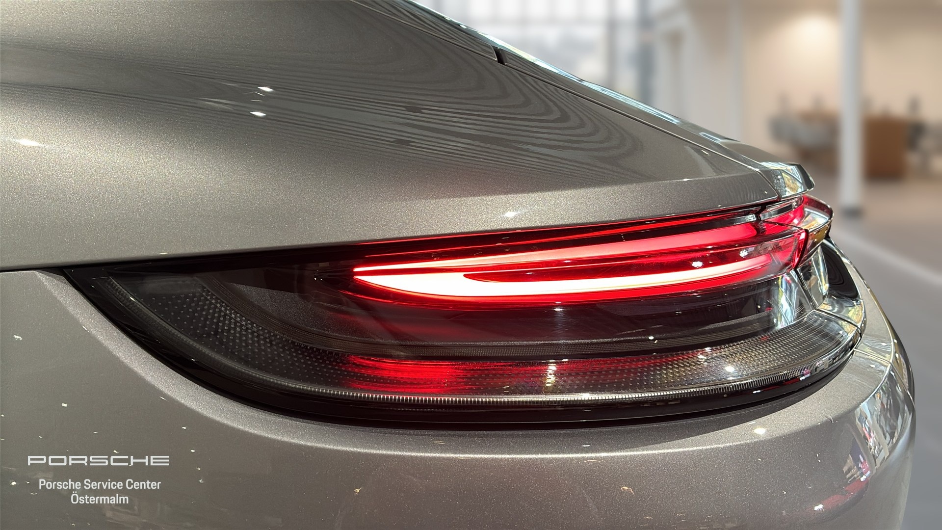 Porsche Panamera FOA08U